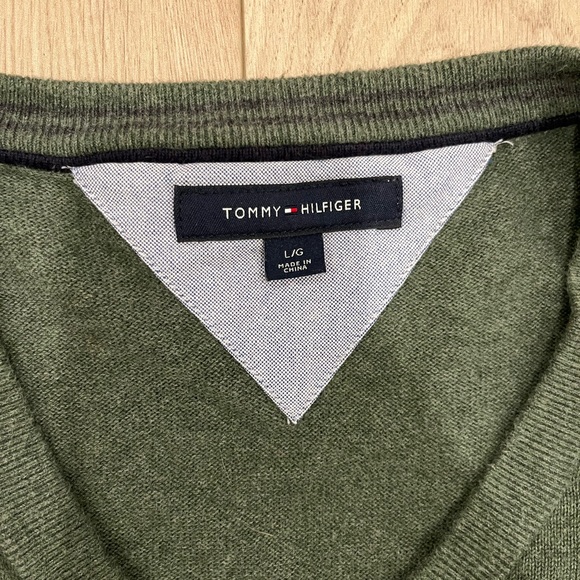 Tommy Hilfiger green sweater size L - Picture 3 of 5
